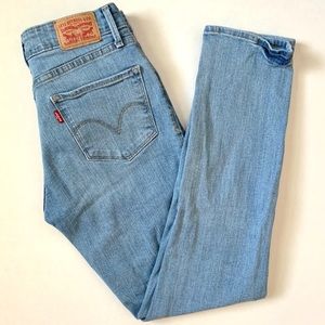 Levi’s Mid-Rise Skinny Jean